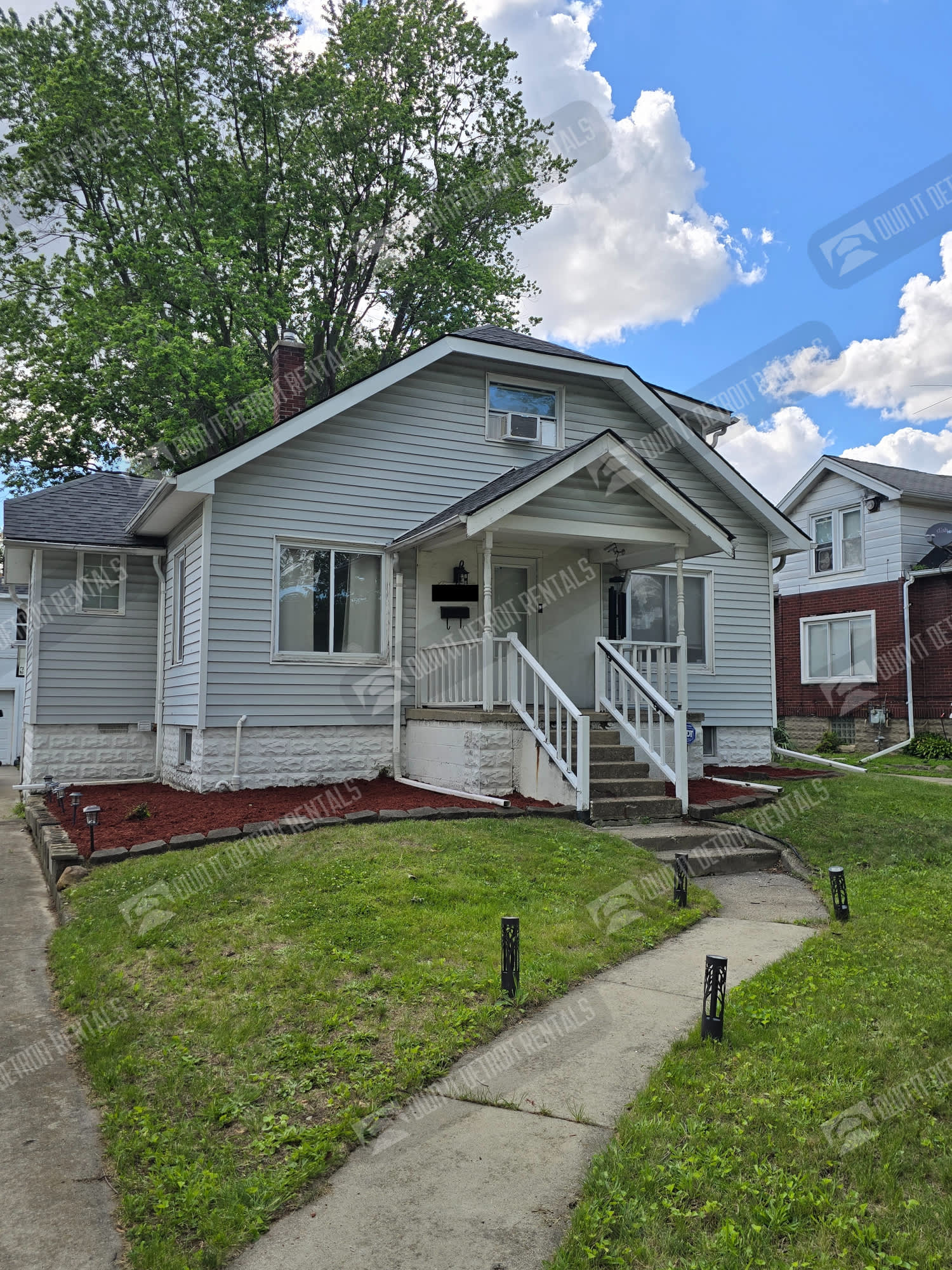 22889 Oakwood Ave – photo 2