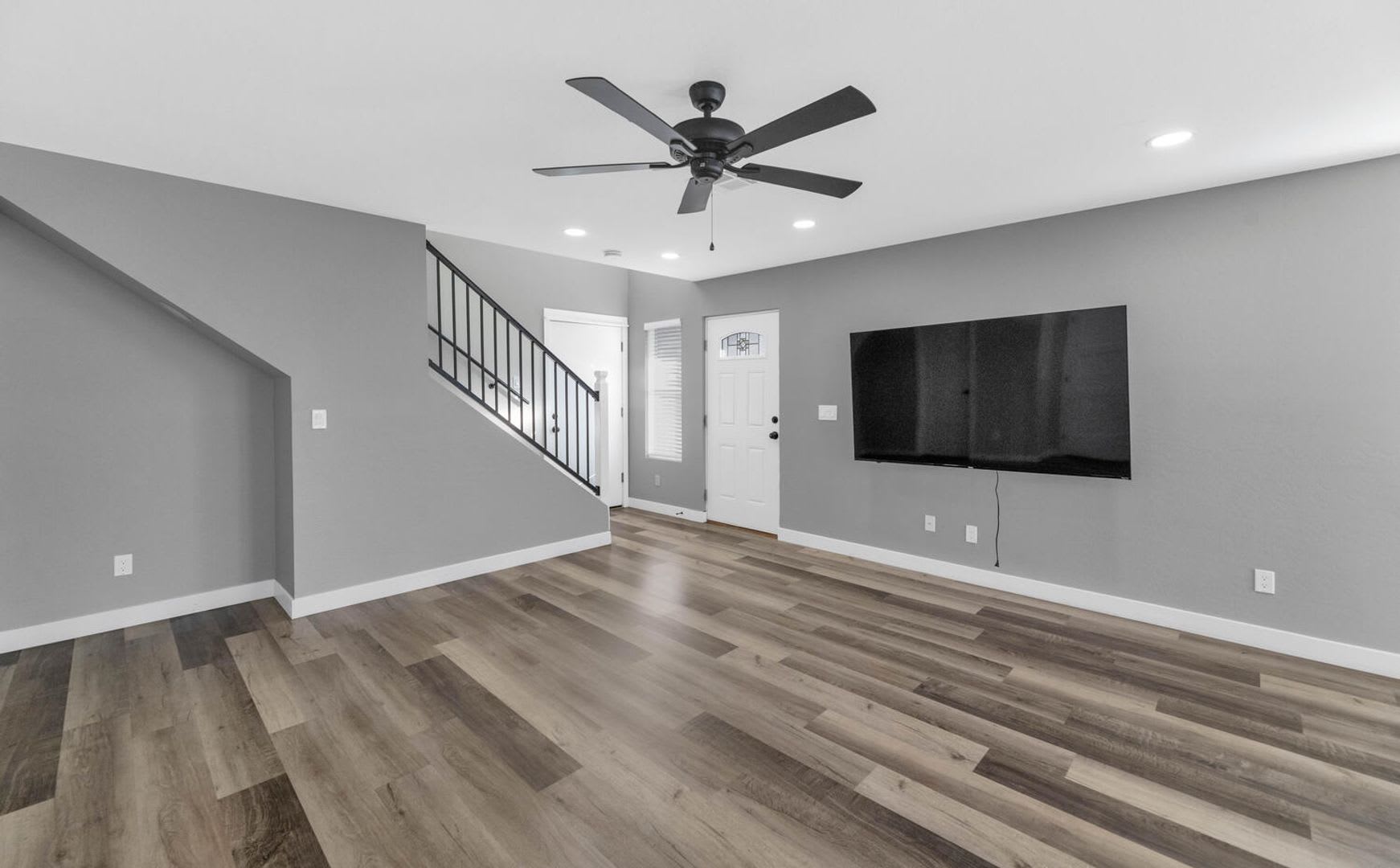 2509 E. Broadway Rd #4 Phoenix, AZ 85040 – photo 3