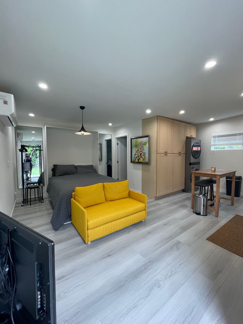 Charming Brand New Studio Adu For Rent Private Modern Living – photo 2