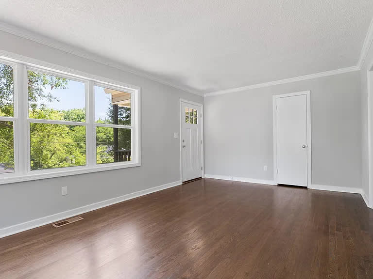 3934 Grace Avenue – photo 2