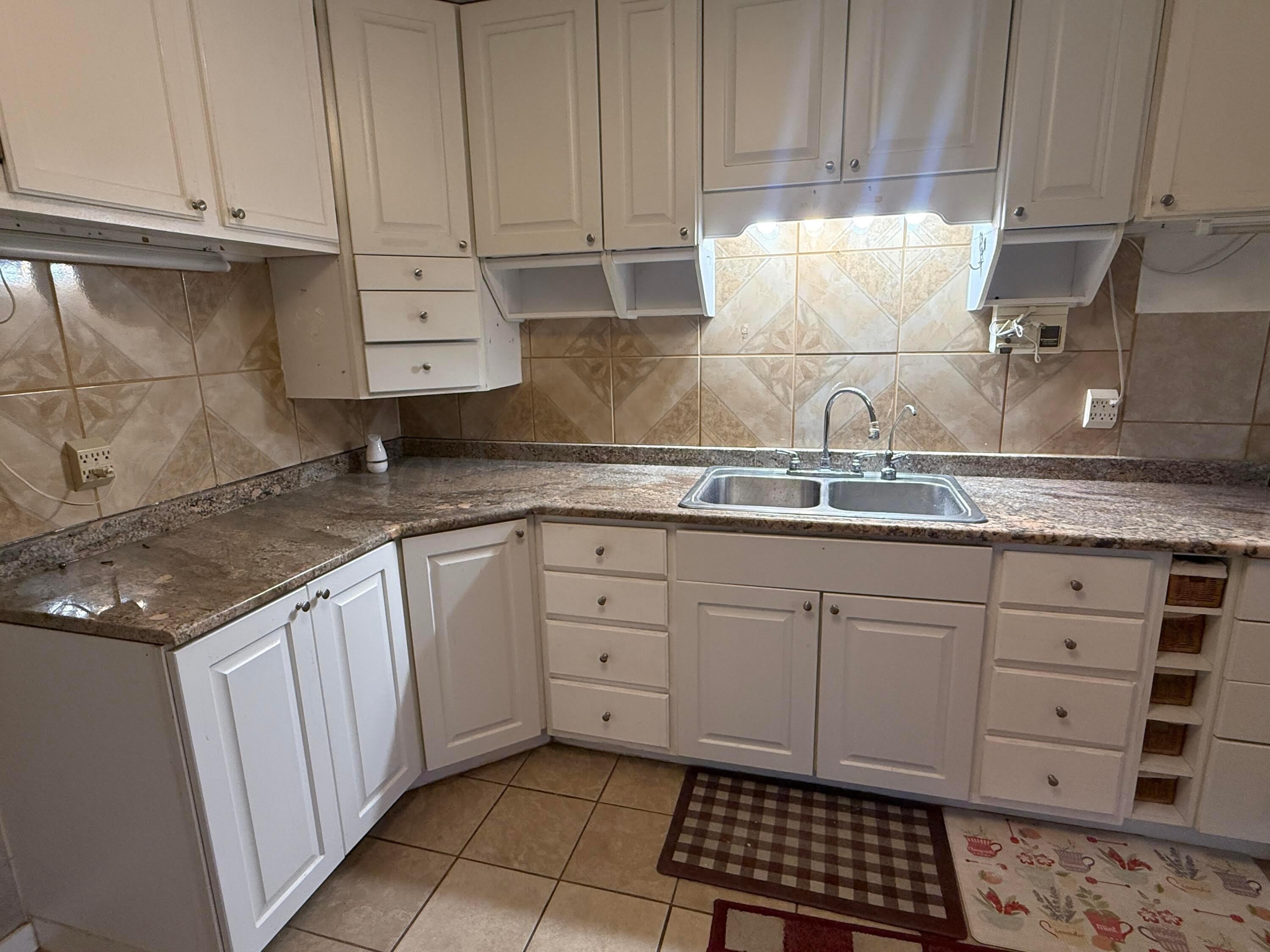1534 Bell Street – photo 5