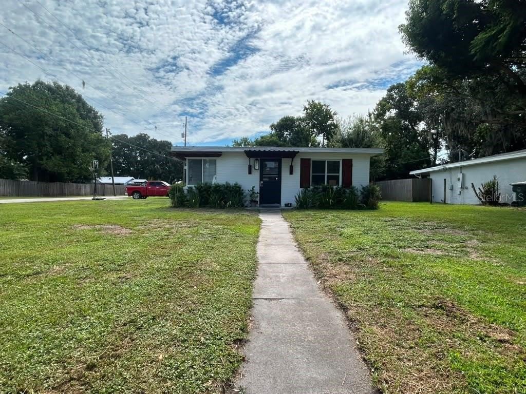 301 PENNSYLVANIA AVE Street – photo 1