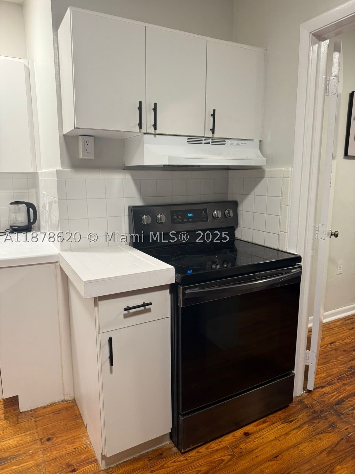 1289 Marseille Dr – photo 2