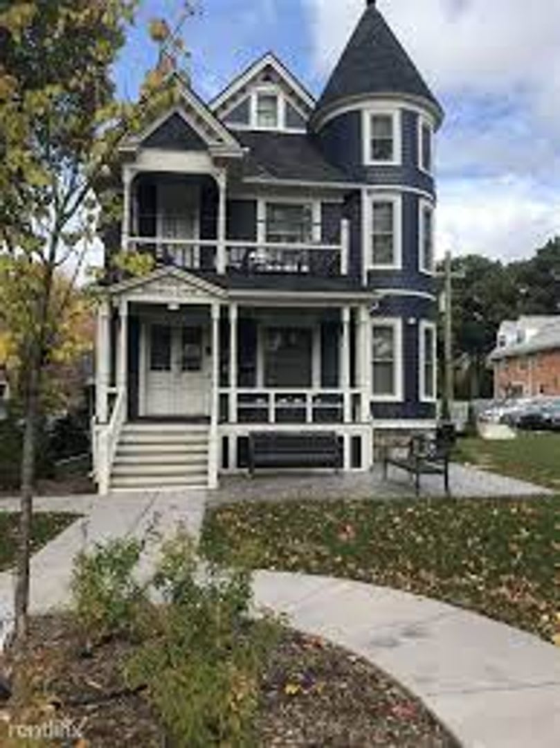 1335 Hill – photo 2