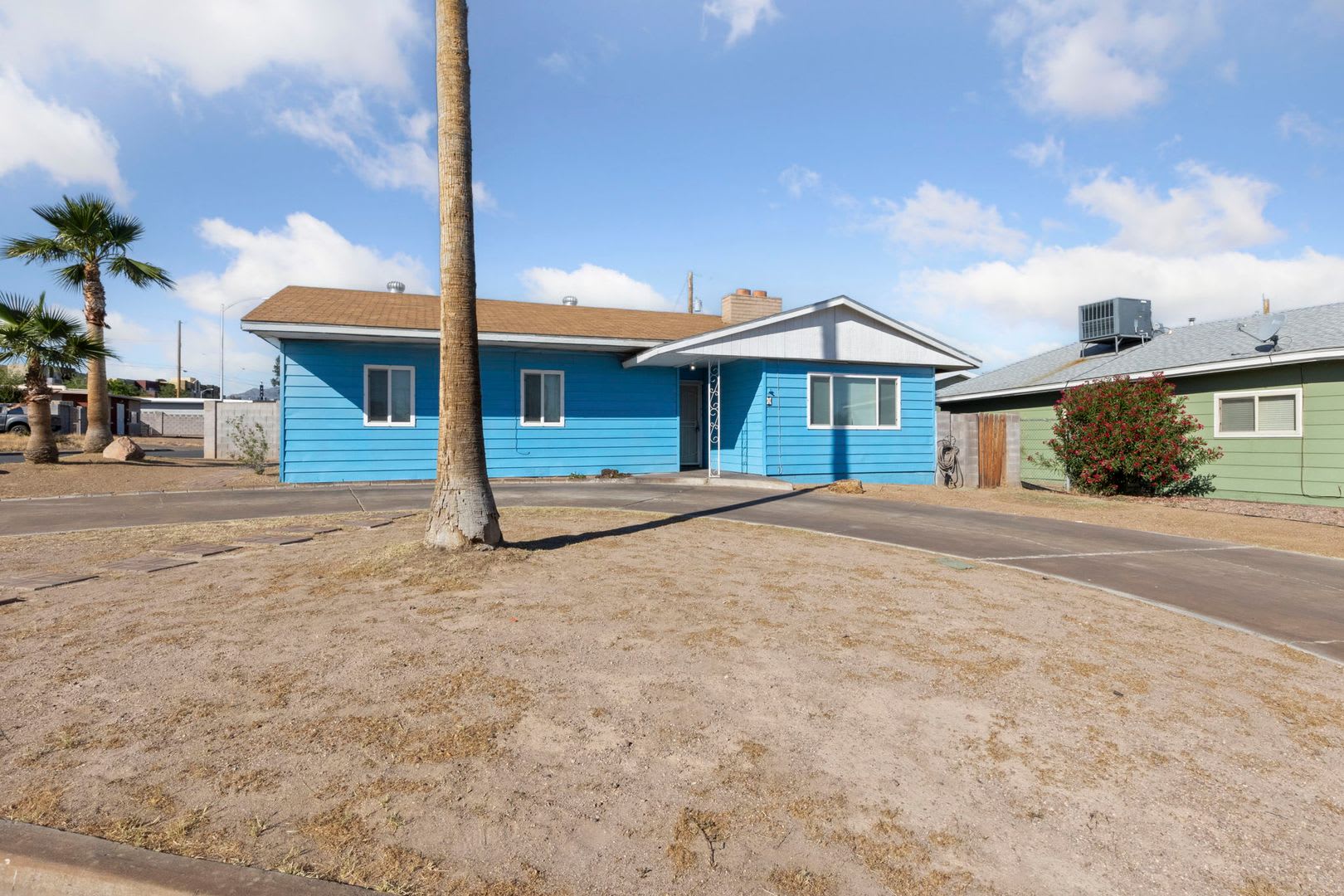 Vintage Henderson Gem Near Water Street District – photo 2