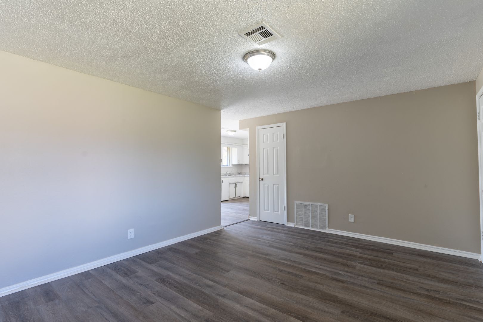 Updated 4-Bedroom Home in Midwest City with Modern Touches – photo 4