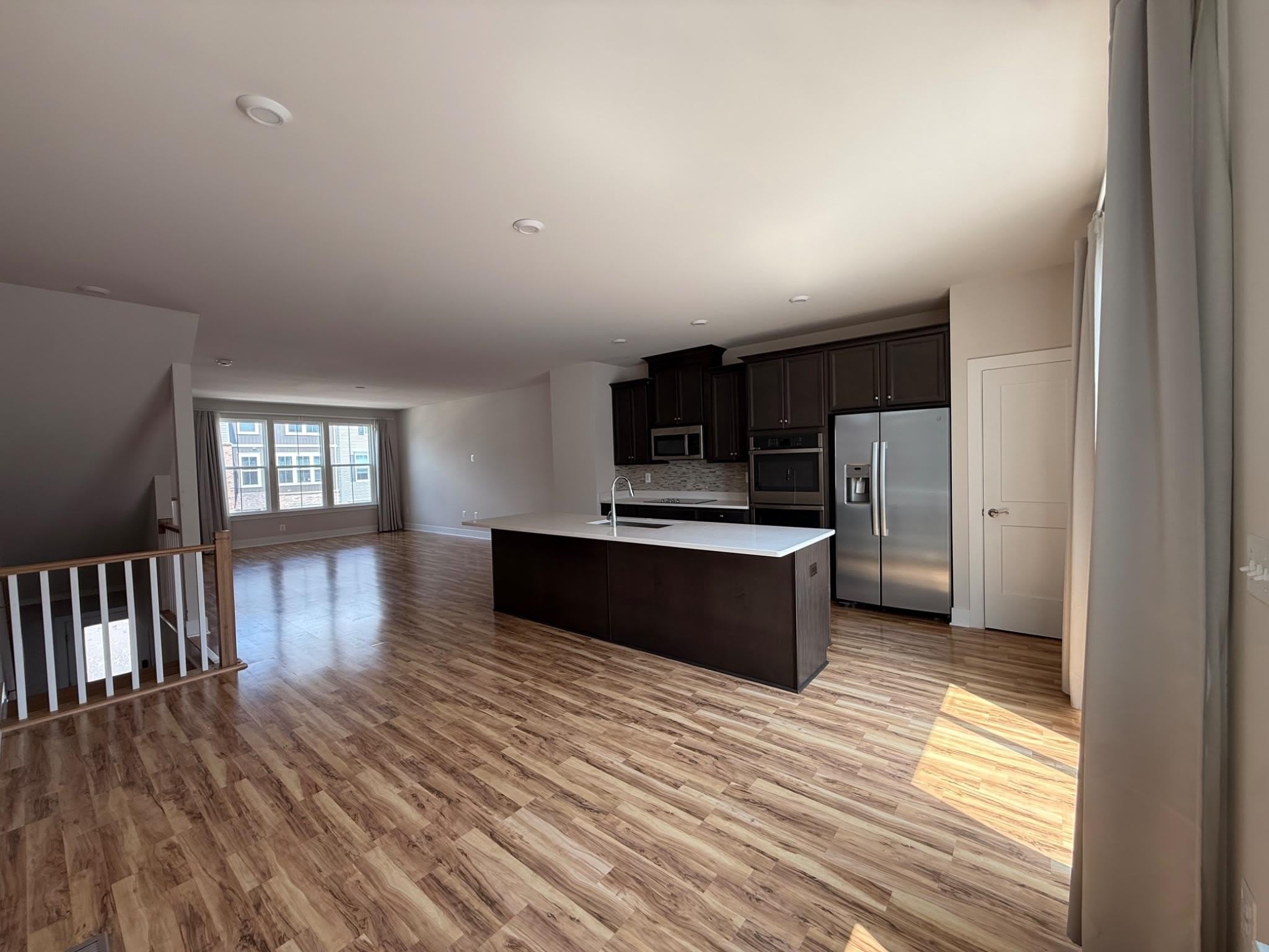 8795 KENSINGTON CHURCH Street – photo 5
