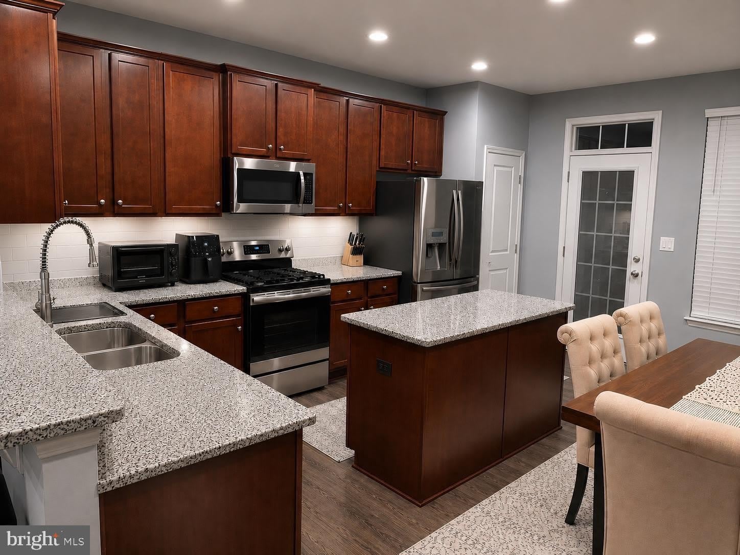 7556 HANCOCK Street – photo 3
