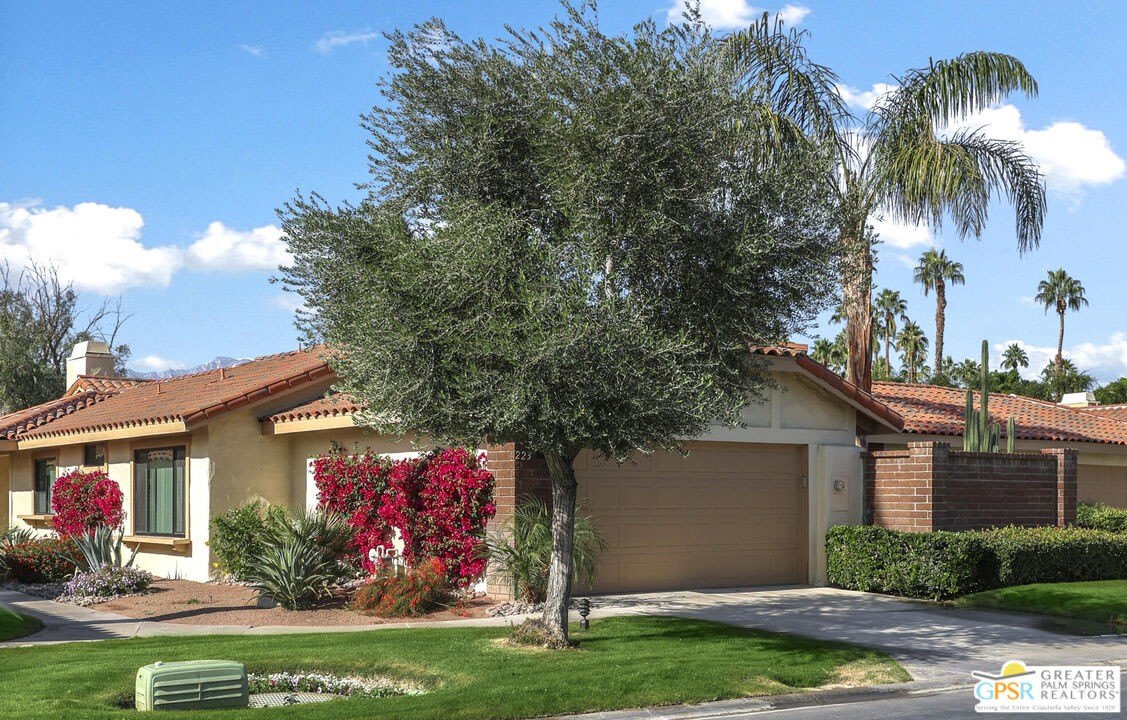 223 SERENA Dr – photo 1