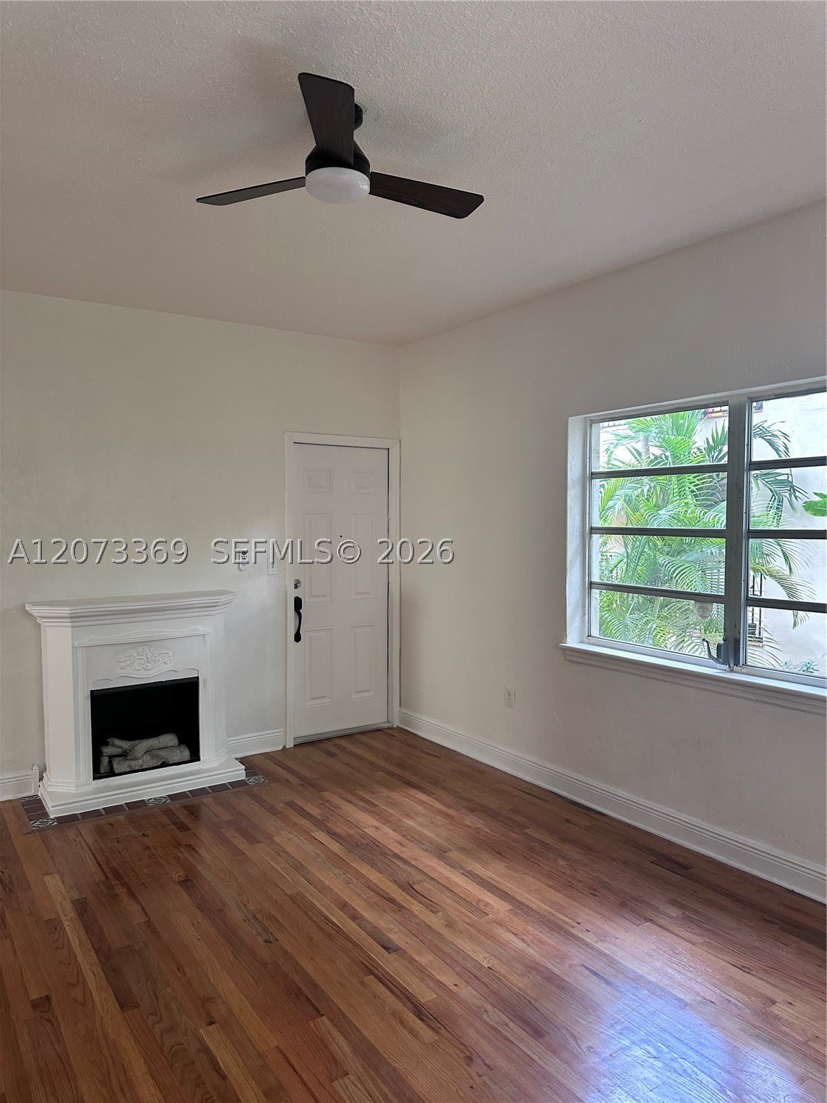 1560 Jefferson Ave – photo 2