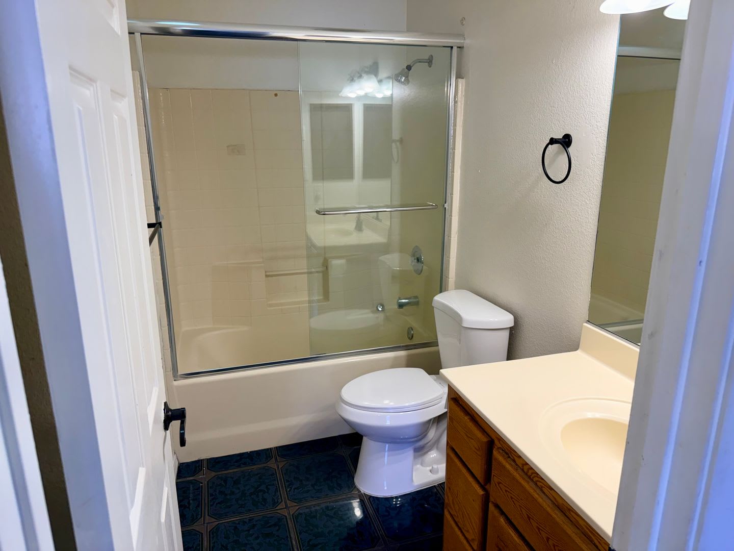 Large San Luis Home On A Corner Lot With 3 Bedrooms Plus Added Den Office Room – photo 4
