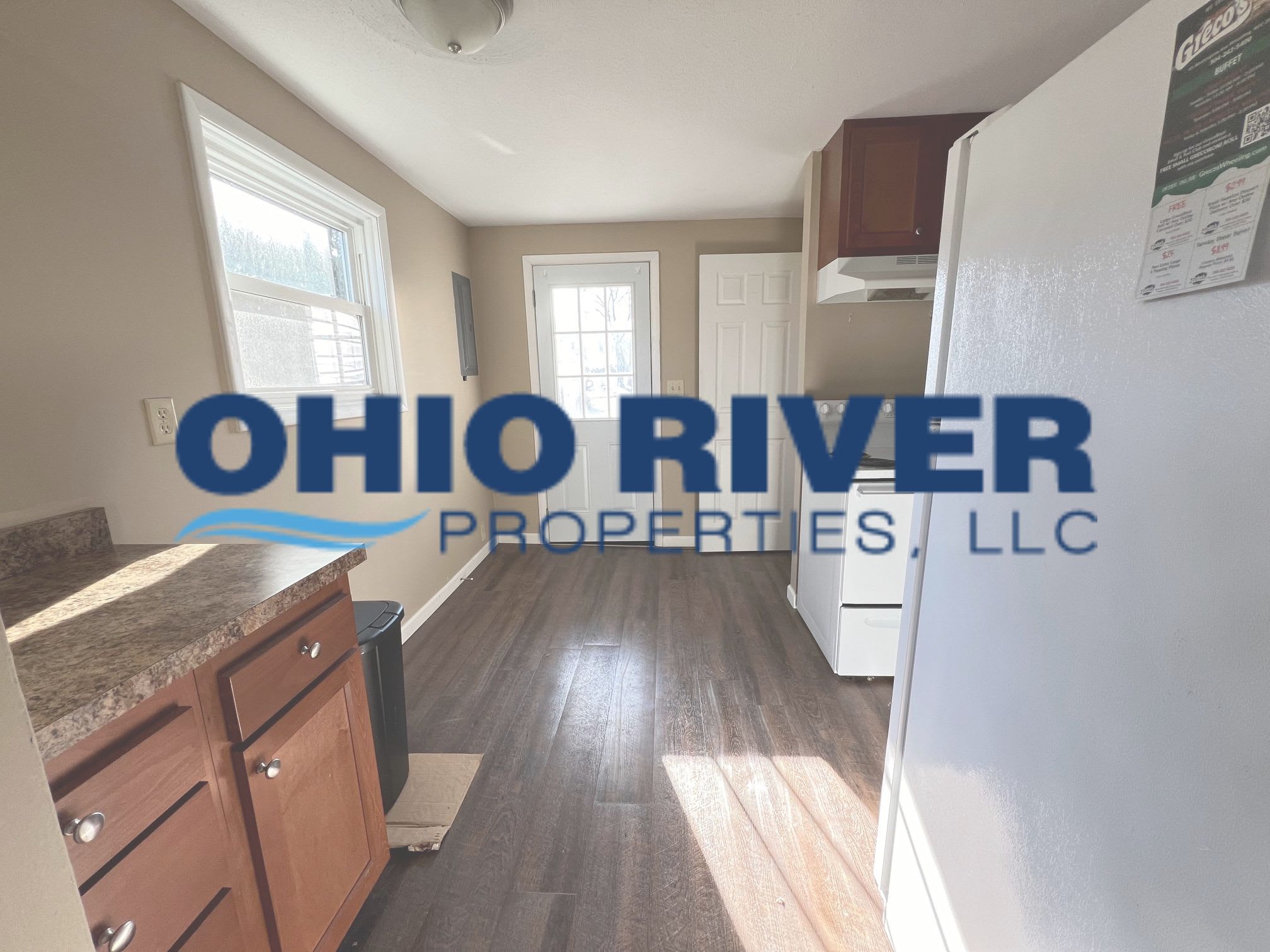 27 Locust Ave – photo 5