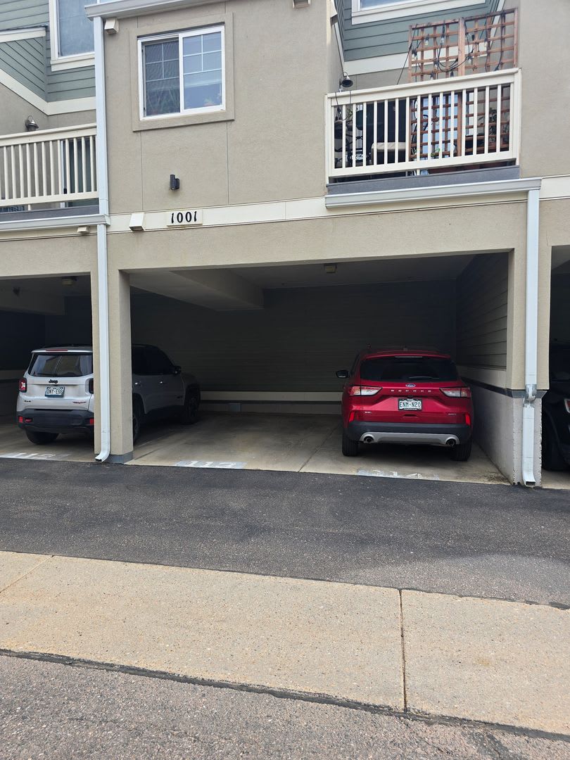 Covered parking✔ covered private deck✔ Dakota Ridge 2 Bedroom 2.5 Bath Condo – photo 2