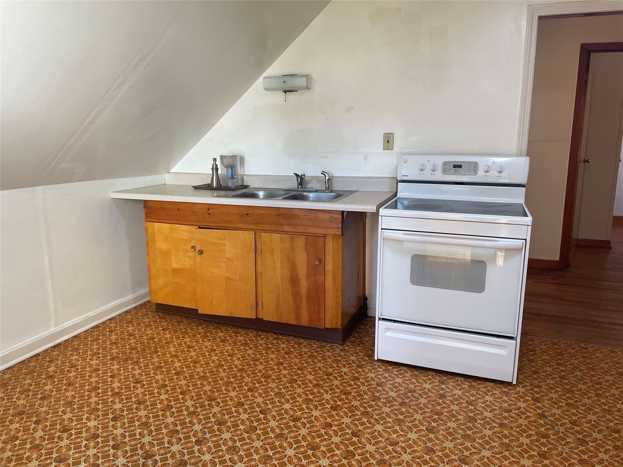 817 W 31ST APT 2 Street – photo 2