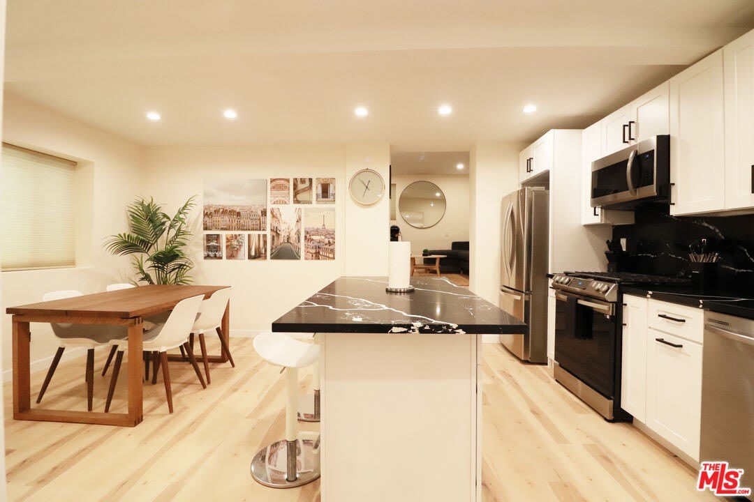 944 N San Vicente Blvd – photo 3