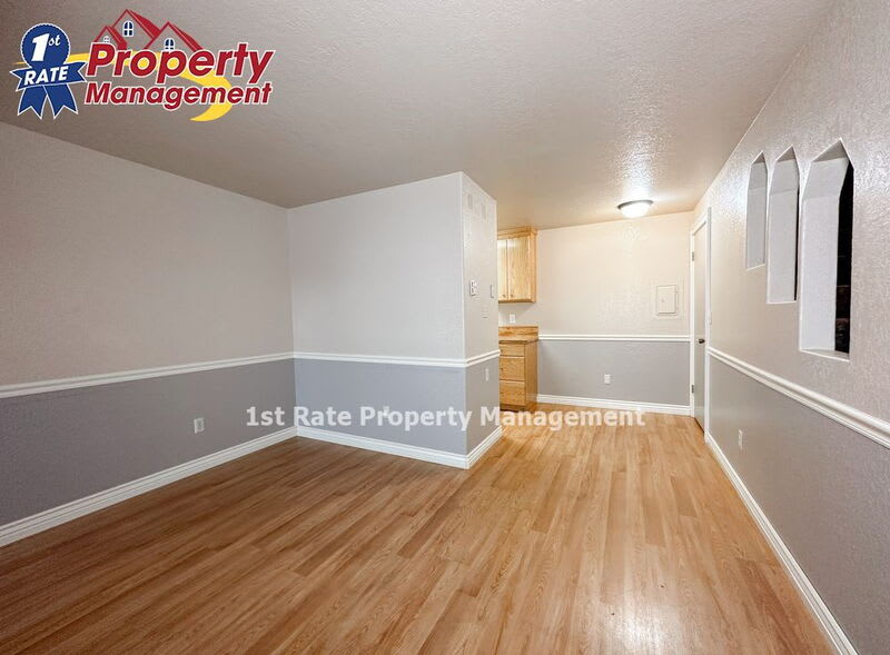 1681 N Laurel St – photo 4