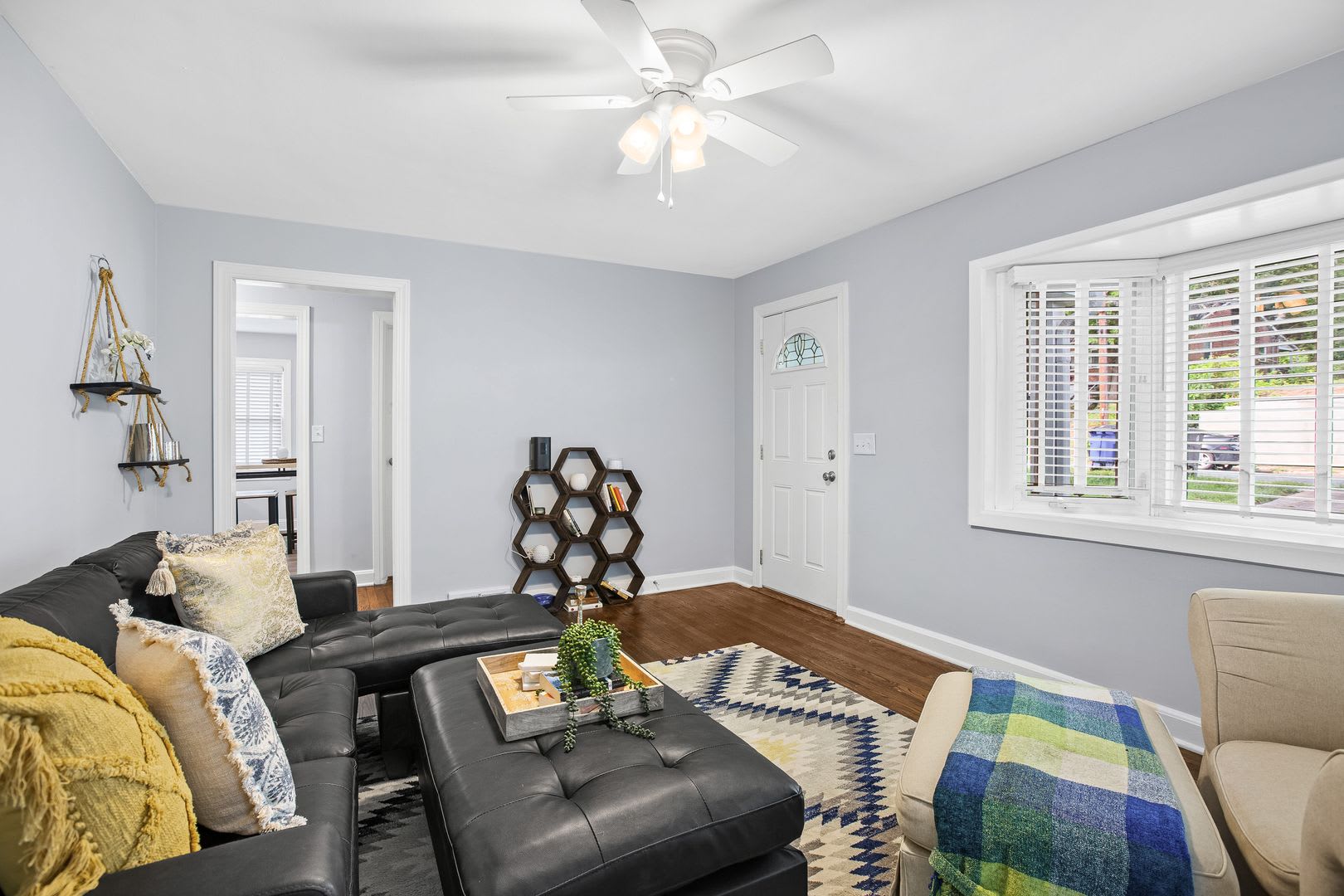 Fully Furnished 2-Bedroom Mid-Term Rental with Utilities Included – photo 4
