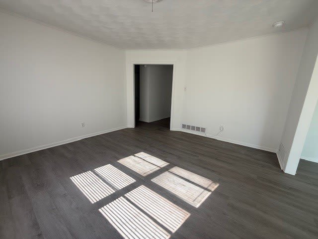 2141 Glendale Drive – photo 3