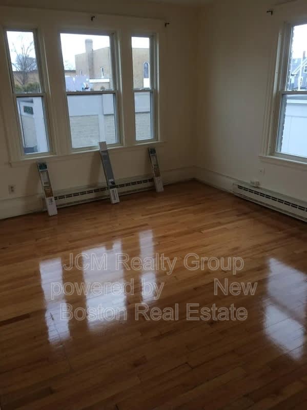 203 Lewis St – photo 4
