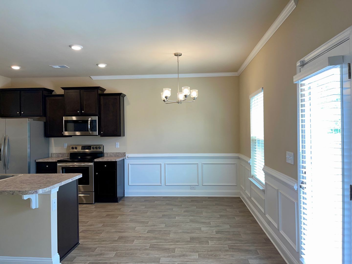 Welcome to this Almost New 3 Bed/2.5 Bath Home in Lovejoy! – photo 4