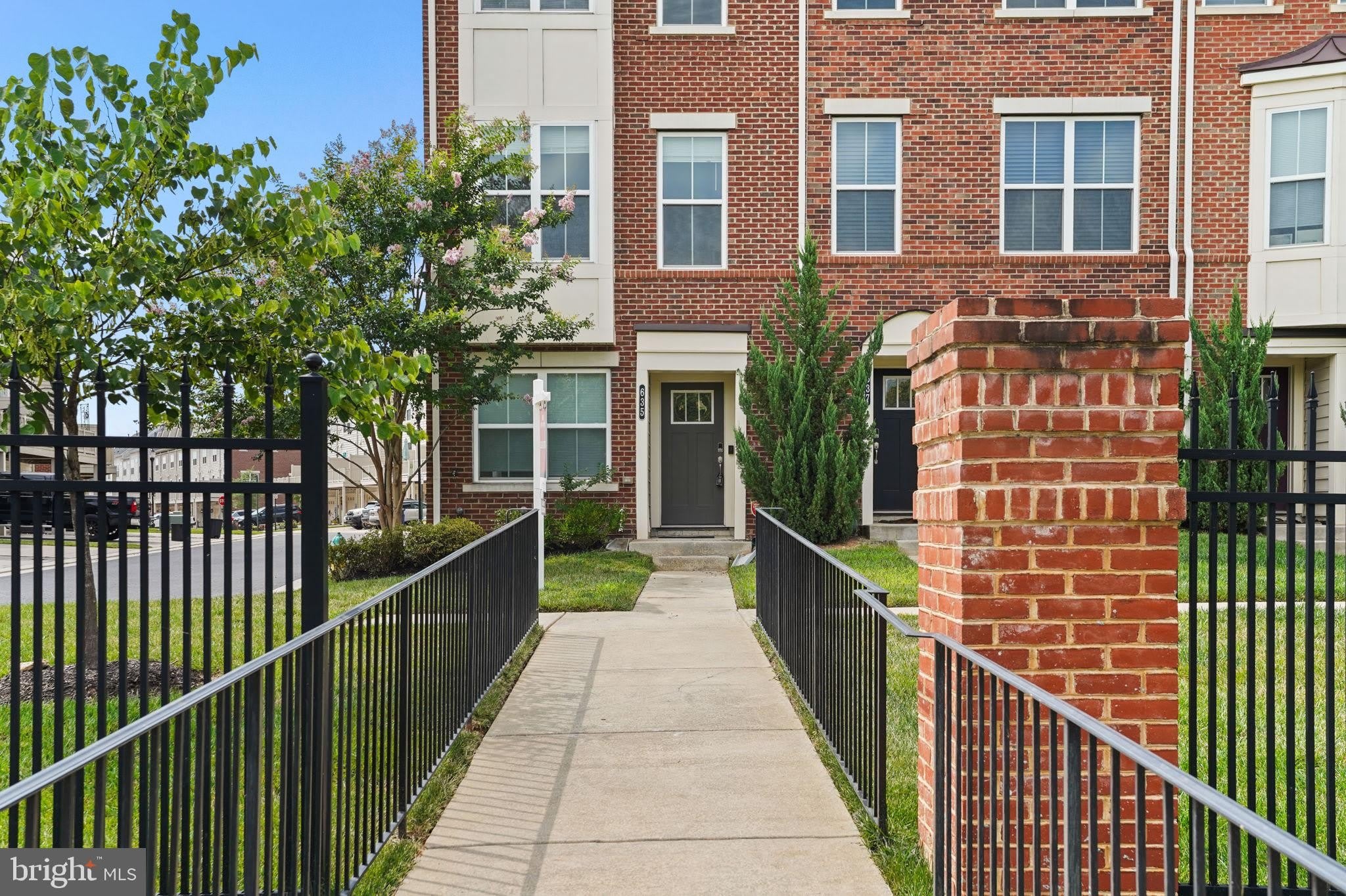 635 E CHURCH Street – photo 2