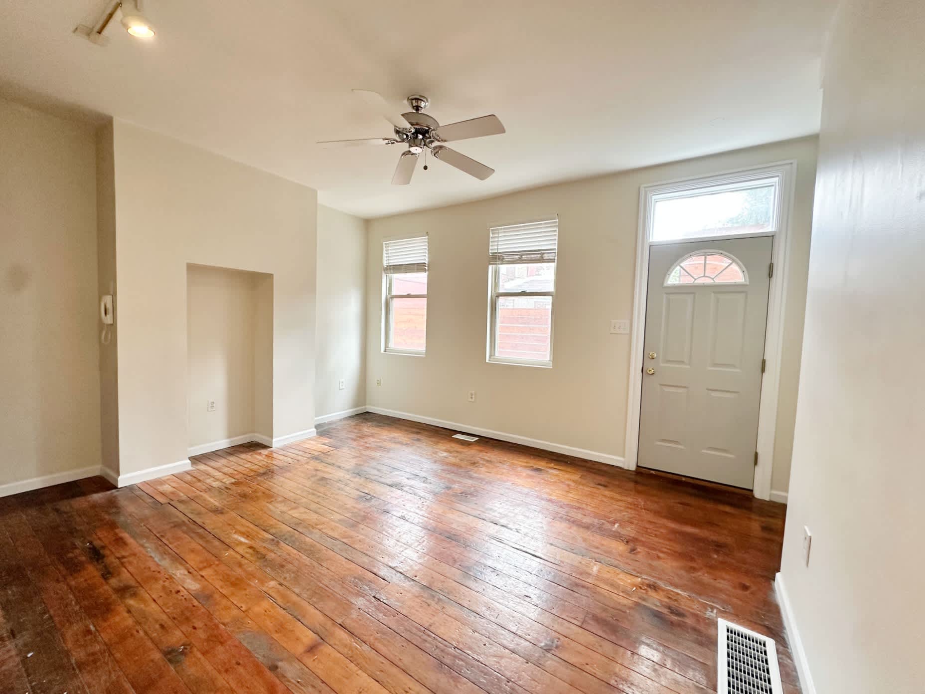 2104 Carey Way – photo 1