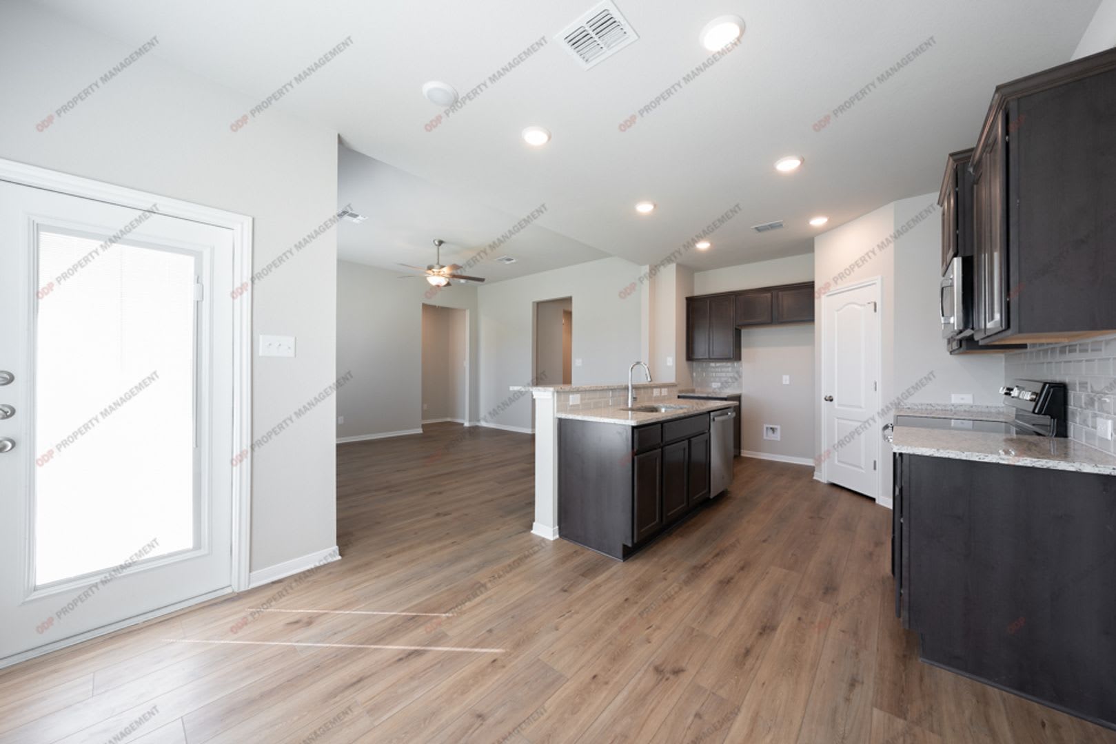 Available now! Spacious 4 Bedroom Home in South Temple – Friars Creek Neighborhood – photo 5