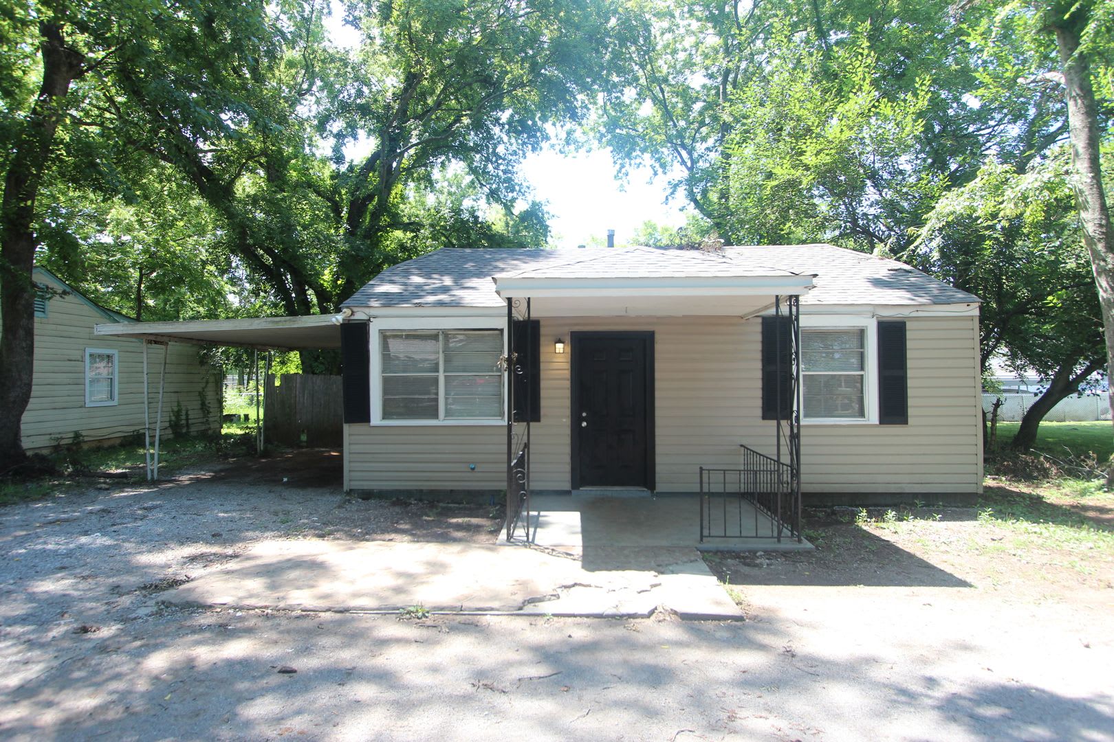 New On The Market! Fresh Updates!! – photo 1