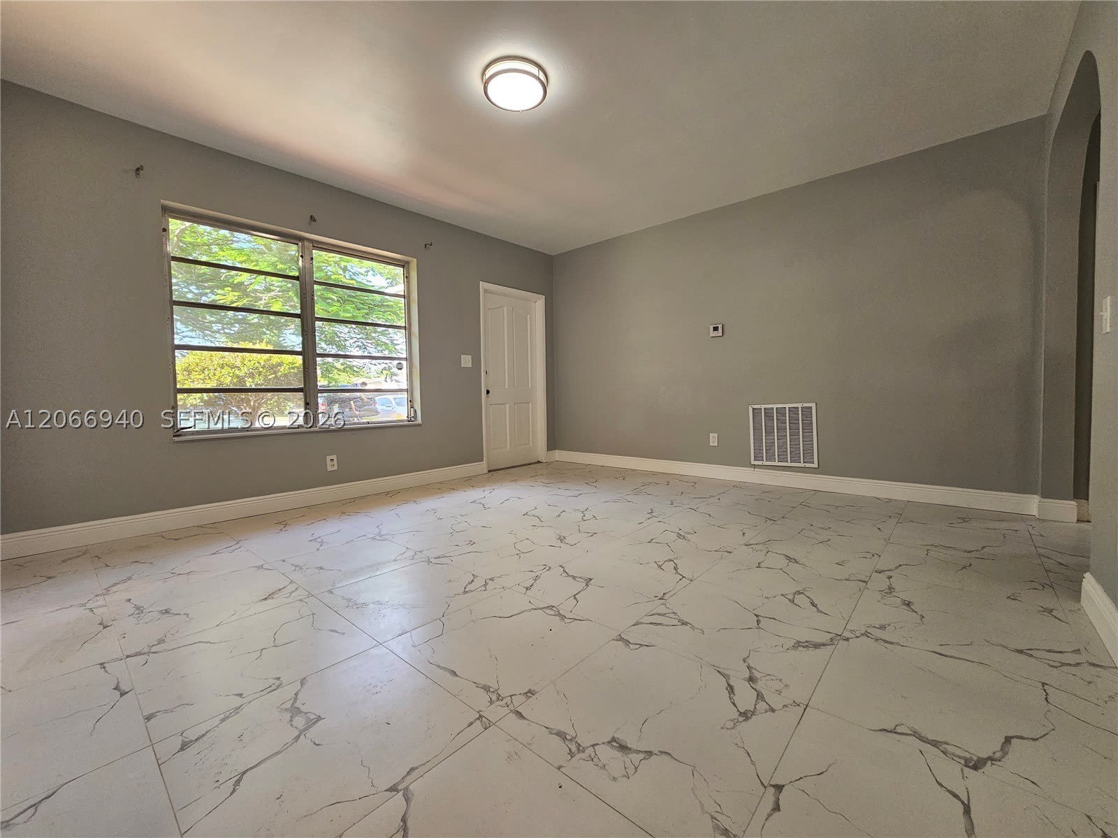 1929 NE 176th St – photo 2