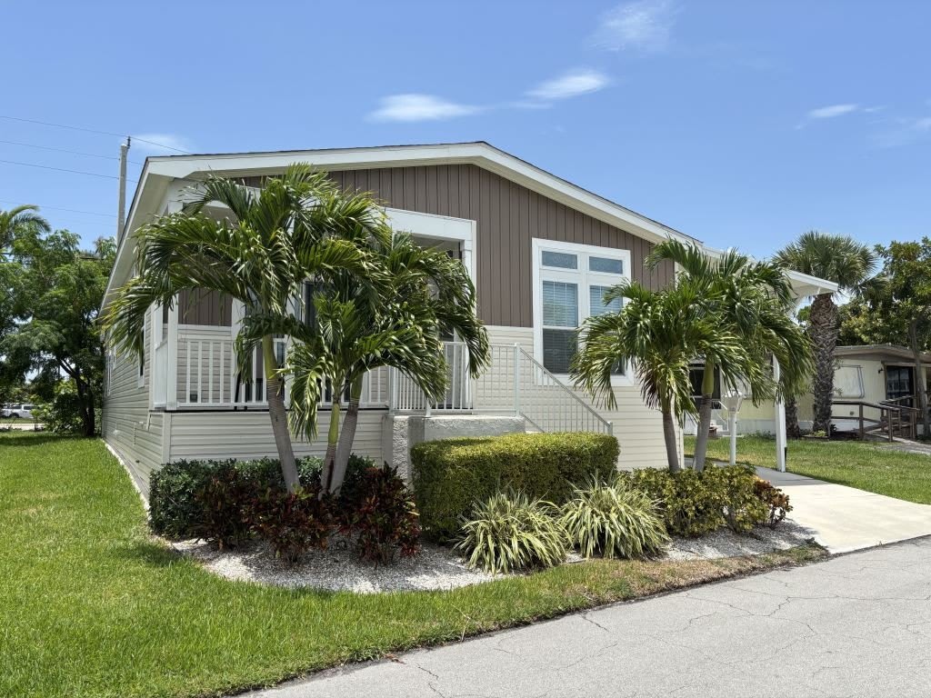 7454 44th Trail N – photo 1