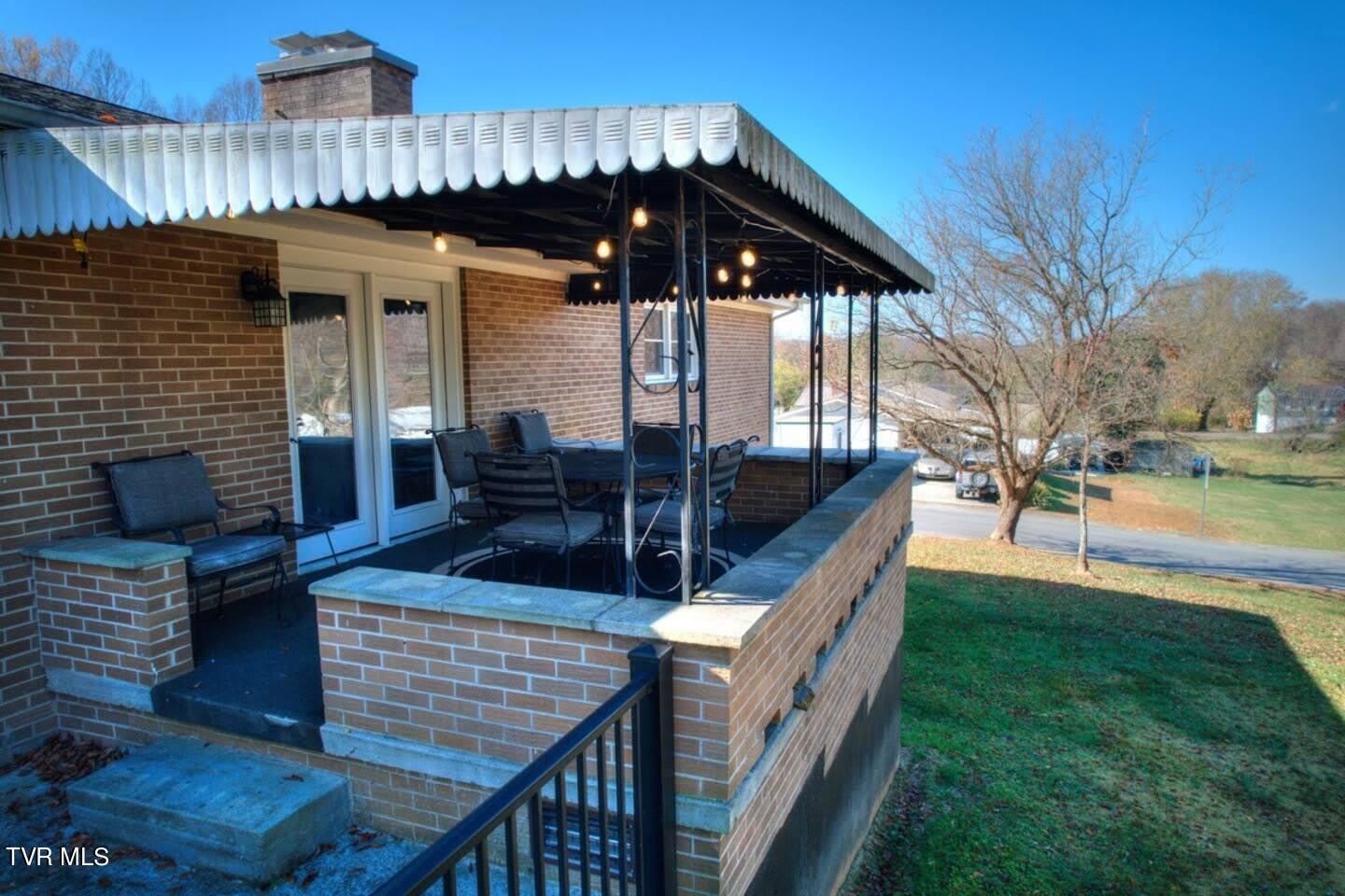 201 Springdale Road – photo 3