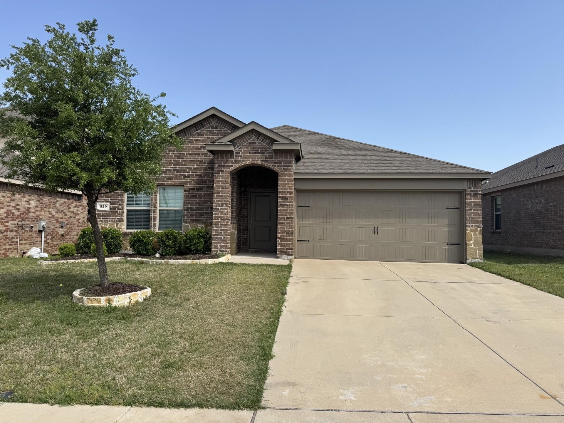 929 Alton Drive – photo 2