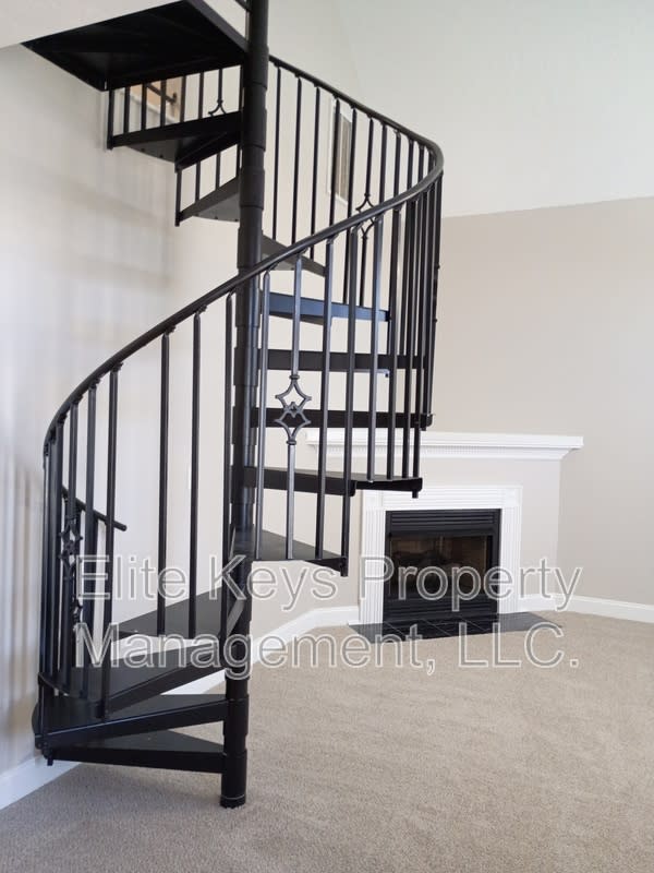 814 11TH Street – photo 5
