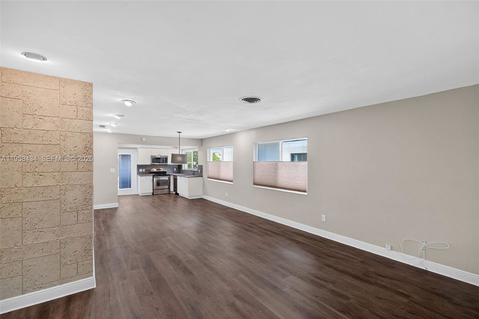 539 Menendez Avenue – photo 3