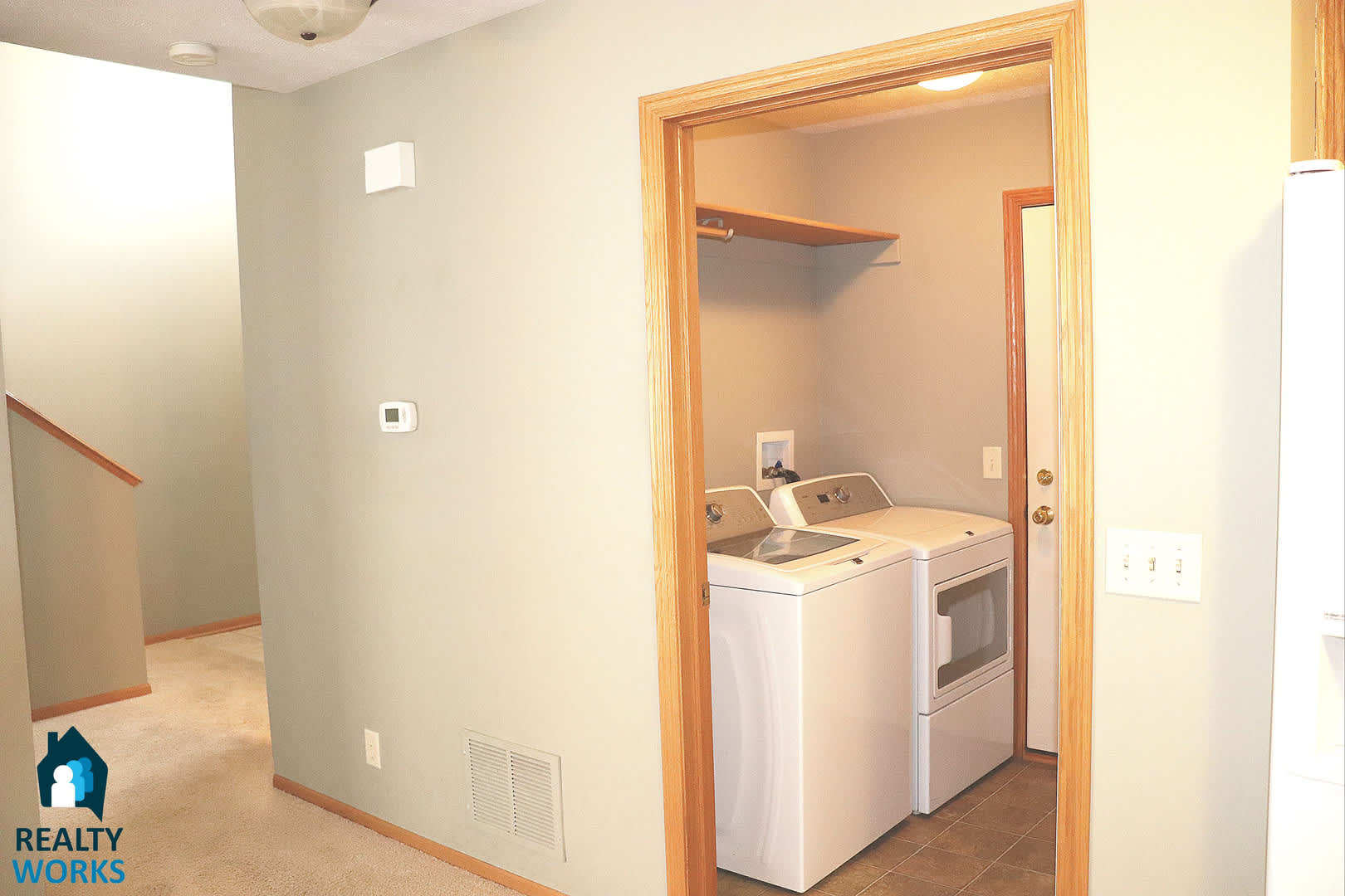 Lovely 3 Bed Townhome – photo 3