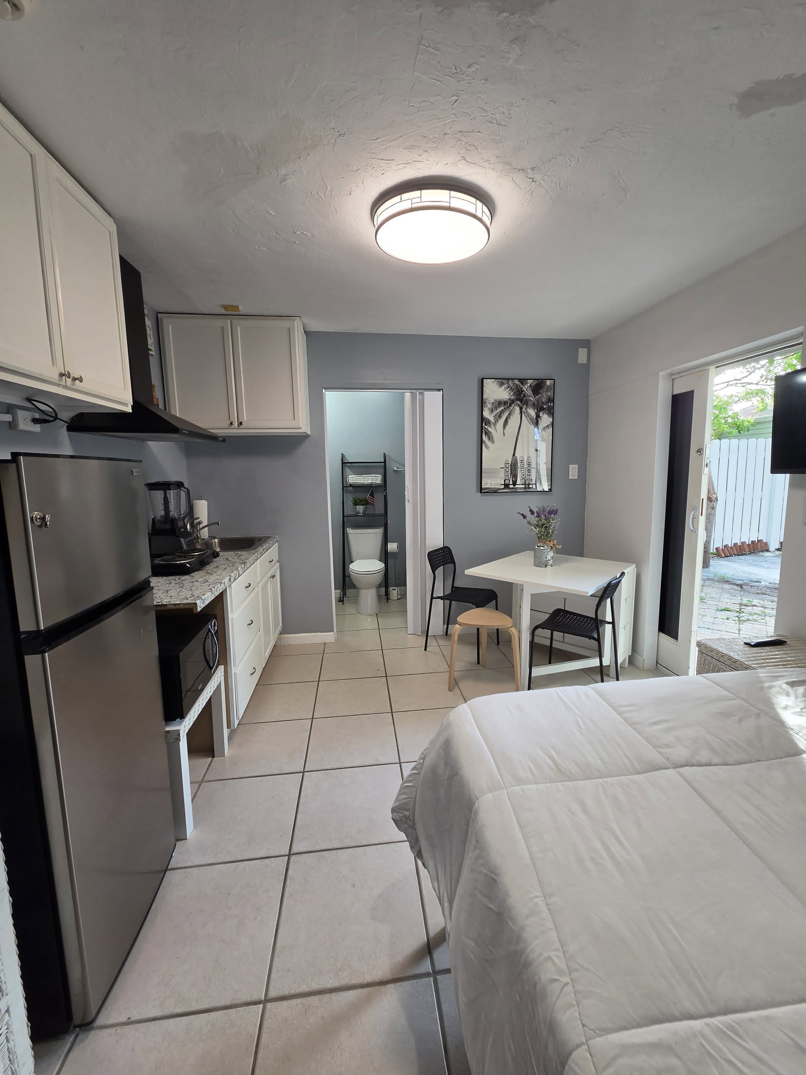 1668 Northeast 34th Drive – photo 4