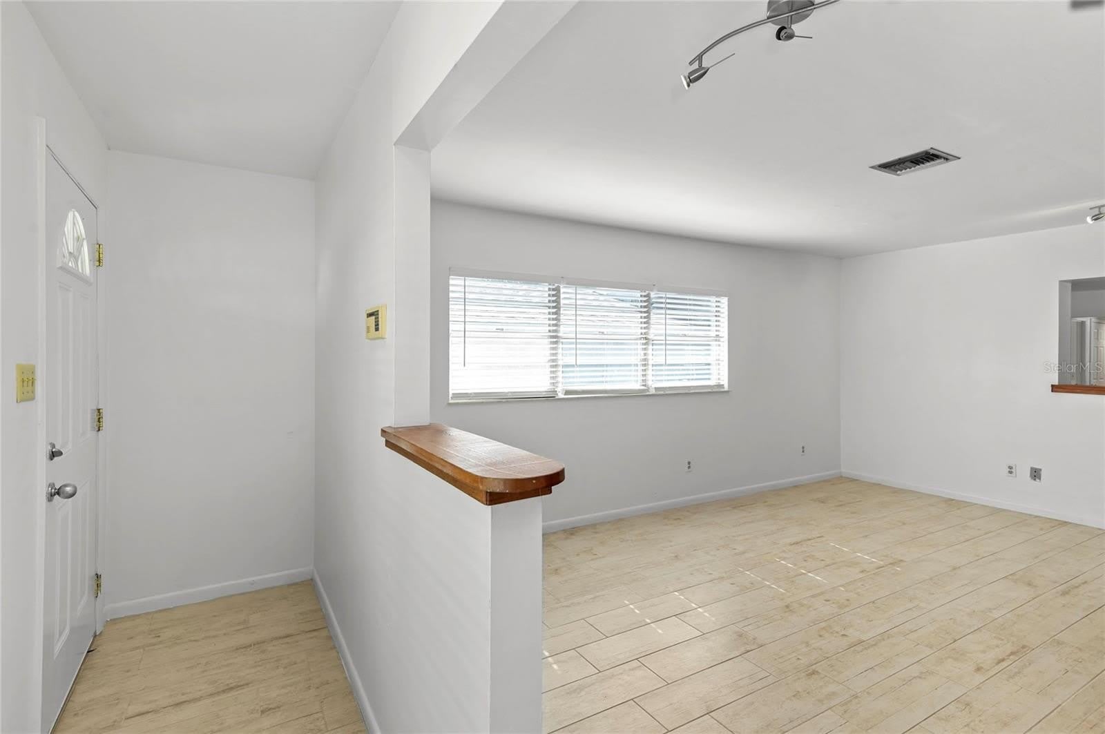450 W CANTON Avenue – photo 5