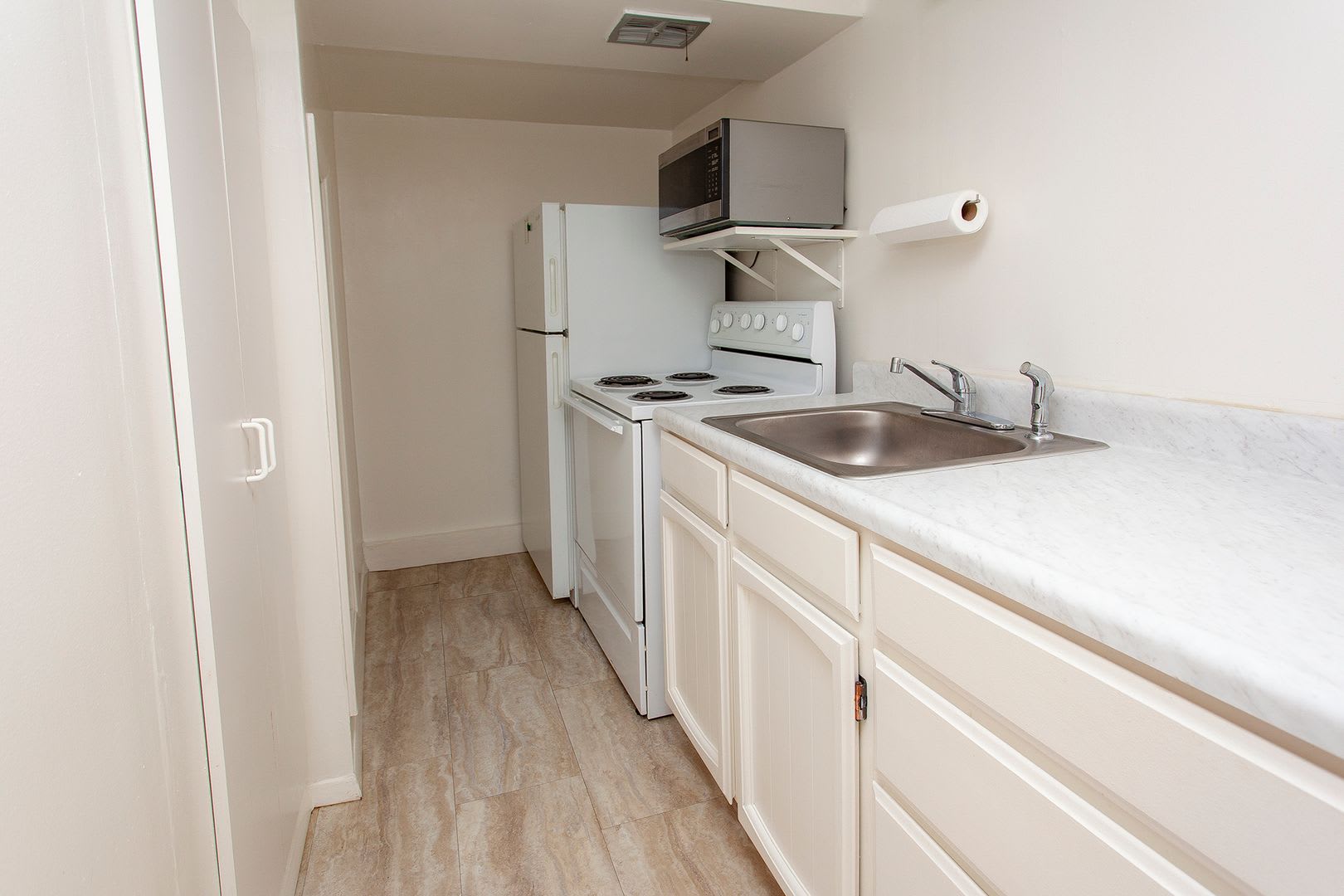 MOVE IN SPECIAL!! – photo 2