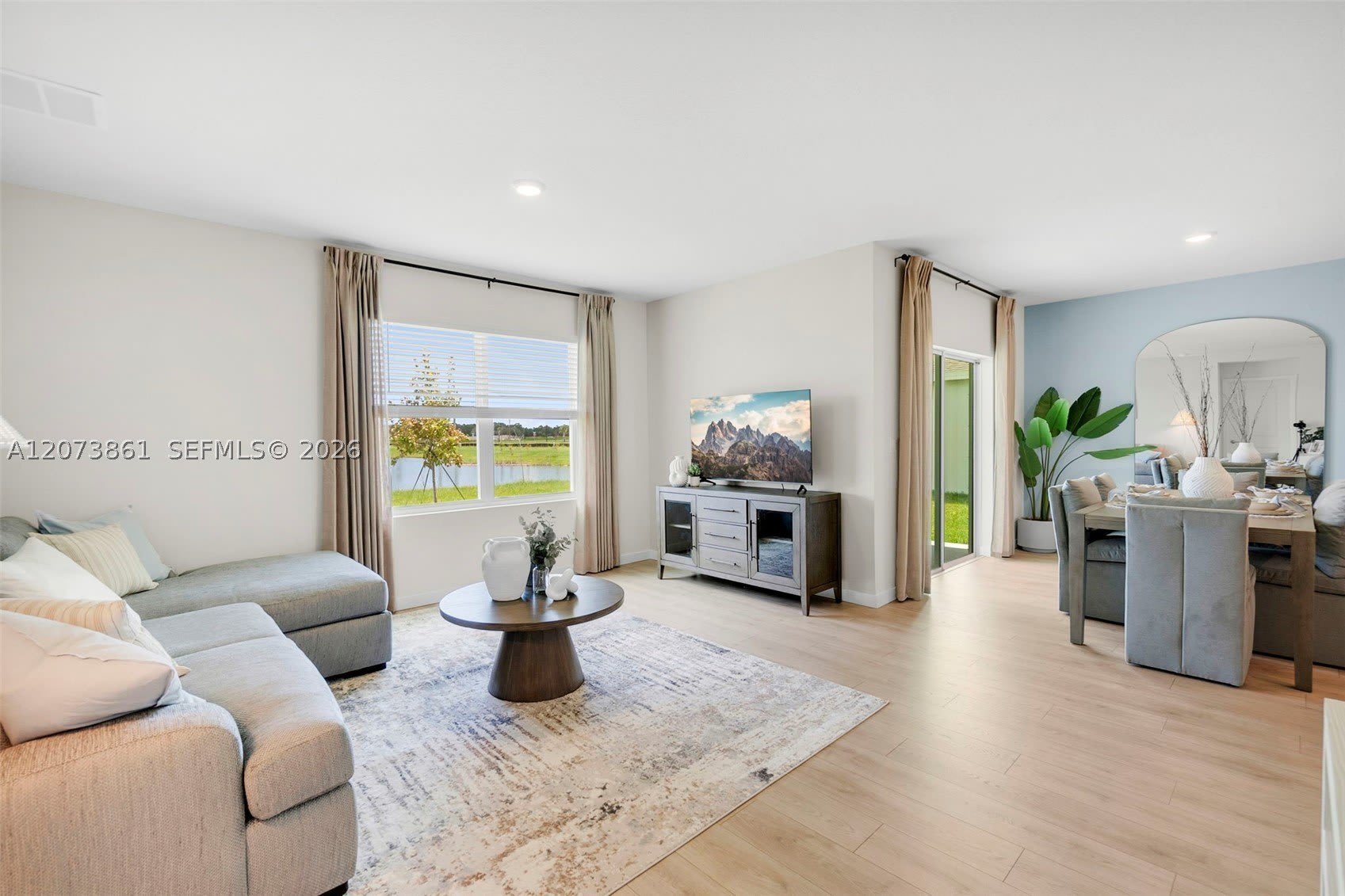 9082 Venetian Sq – photo 4