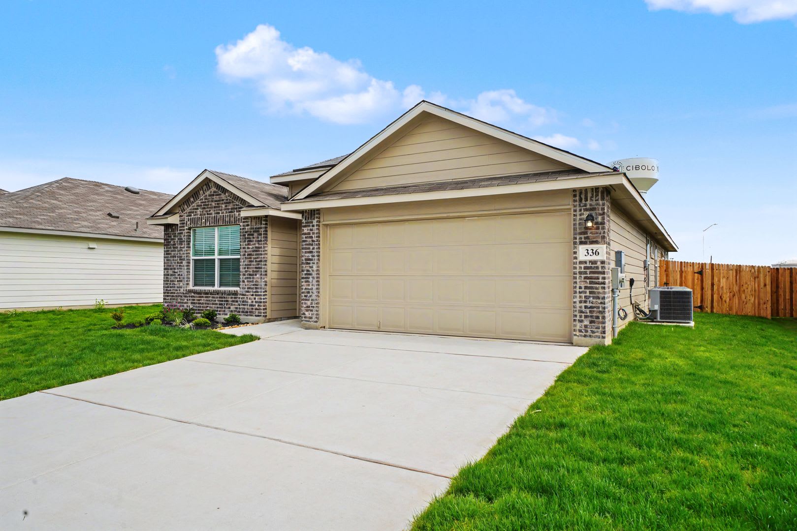 Like-New Cibolo Home with Flexible Living Space – photo 5