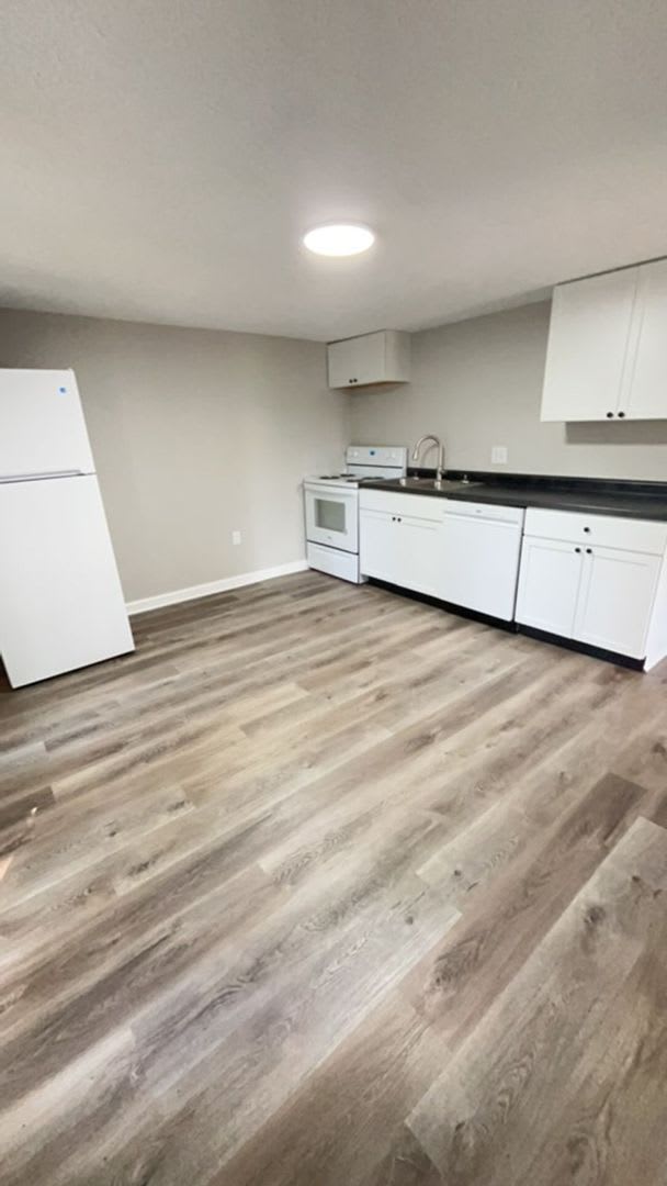 1109 E Kirby Ave (Whim & Proper, LLC) – photo 4