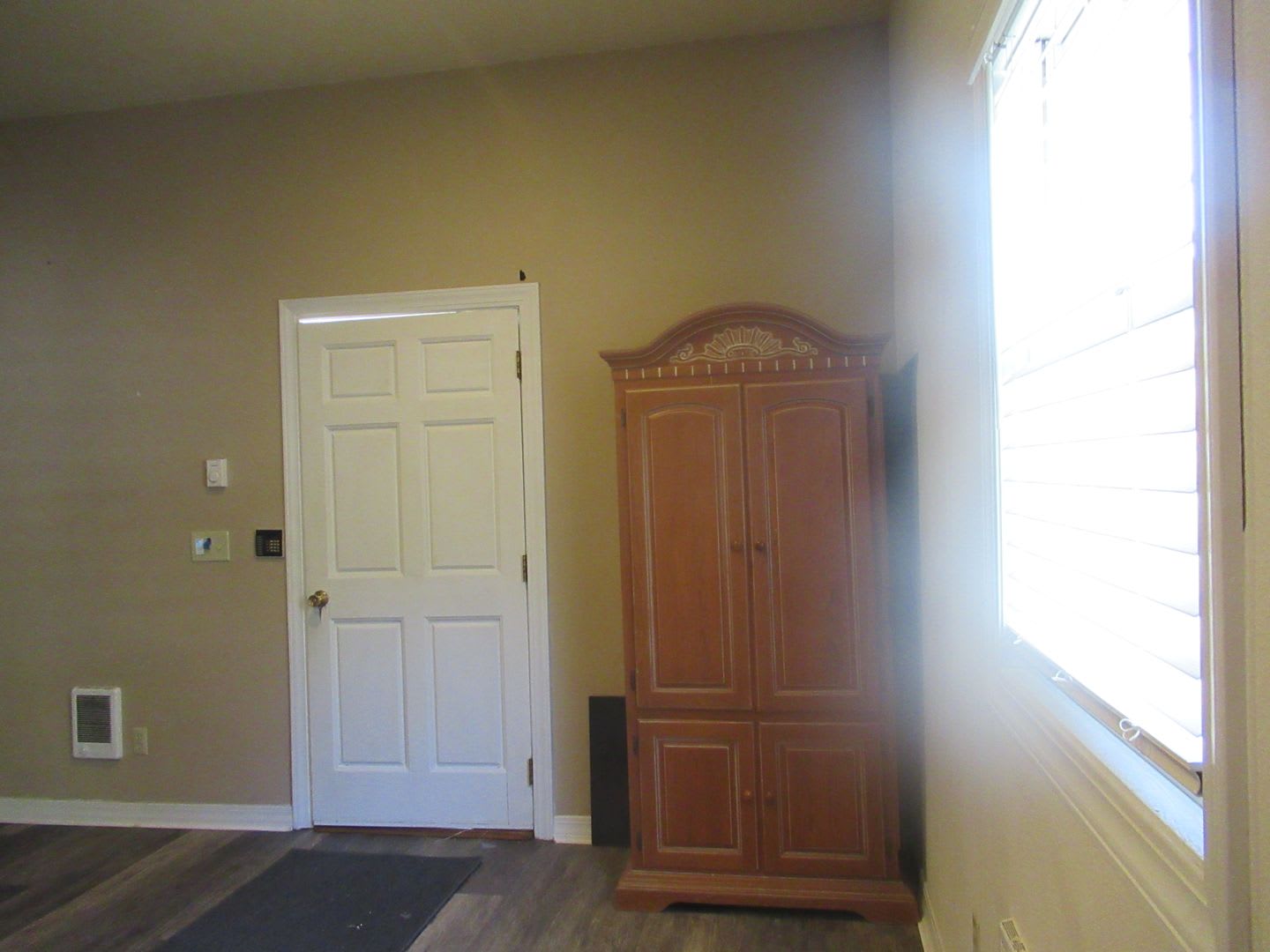 Spacious 1 Bedroom 75 Bathroom Mil Apartment All Utilities Included – photo 5