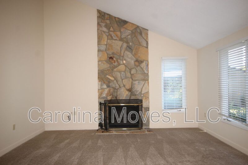 324 Skylark Circle – photo 3