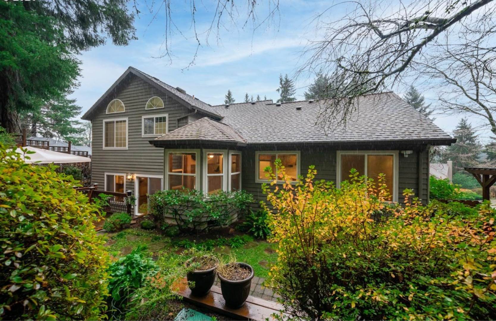Beautiful Updated 3 Bedroom Home Located On A Large Lot In A Cul De Sac Close To Meridian Park Hospital Pets Welcome – photo 3