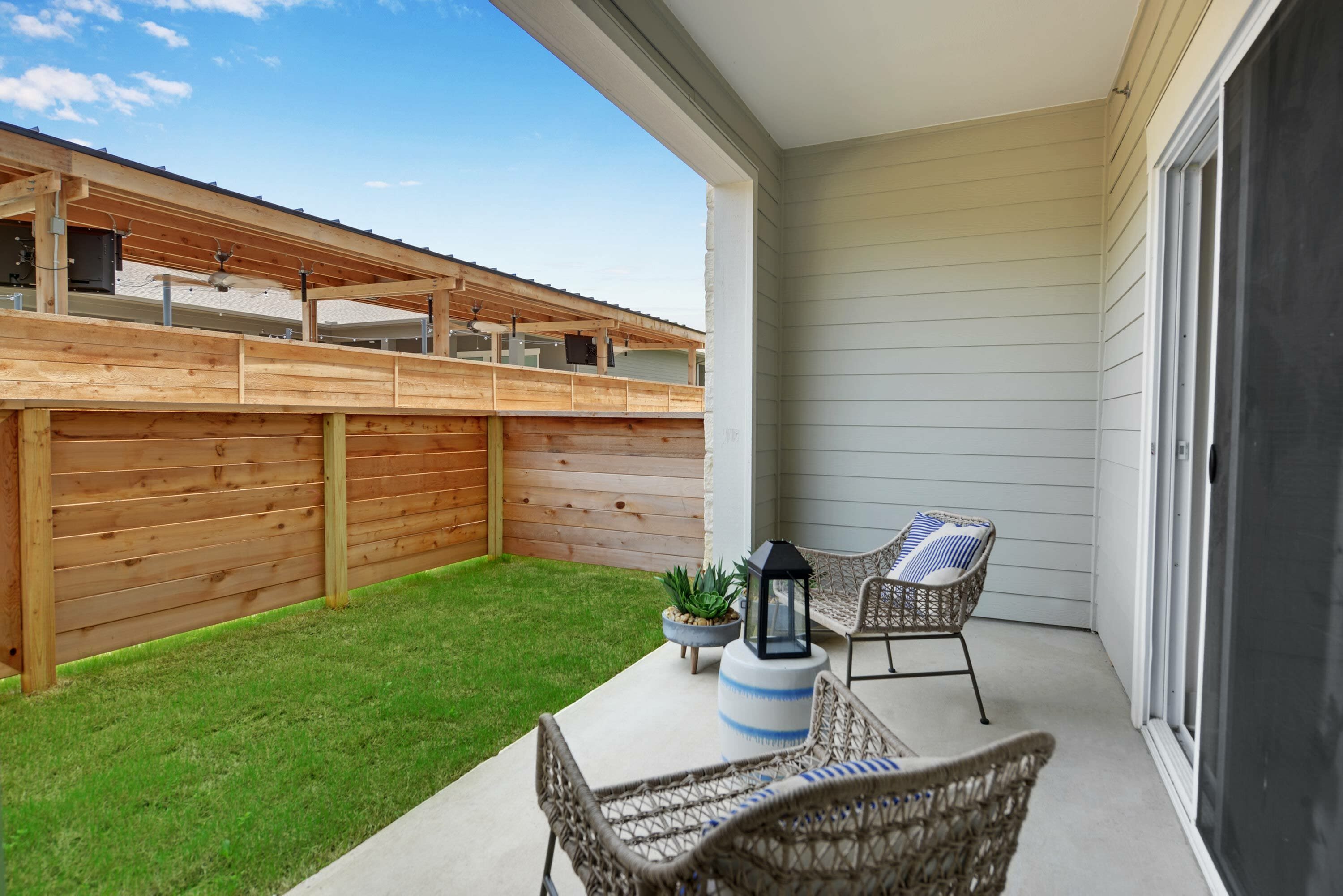1181 Chicon St – photo 2
