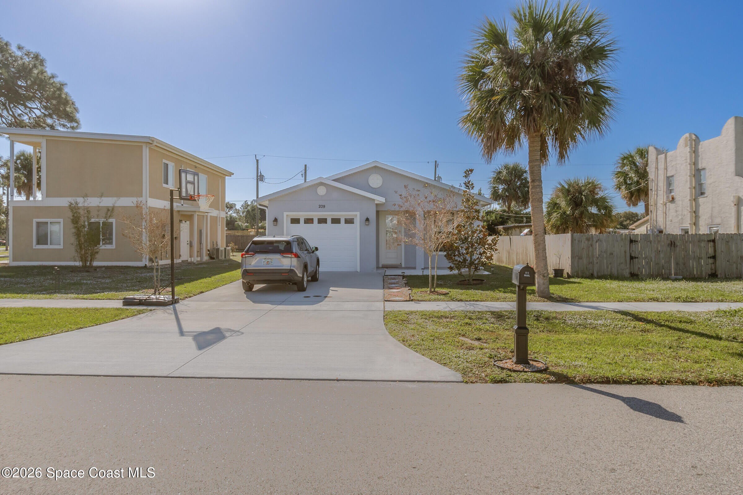 209 E Avenue B – photo 2