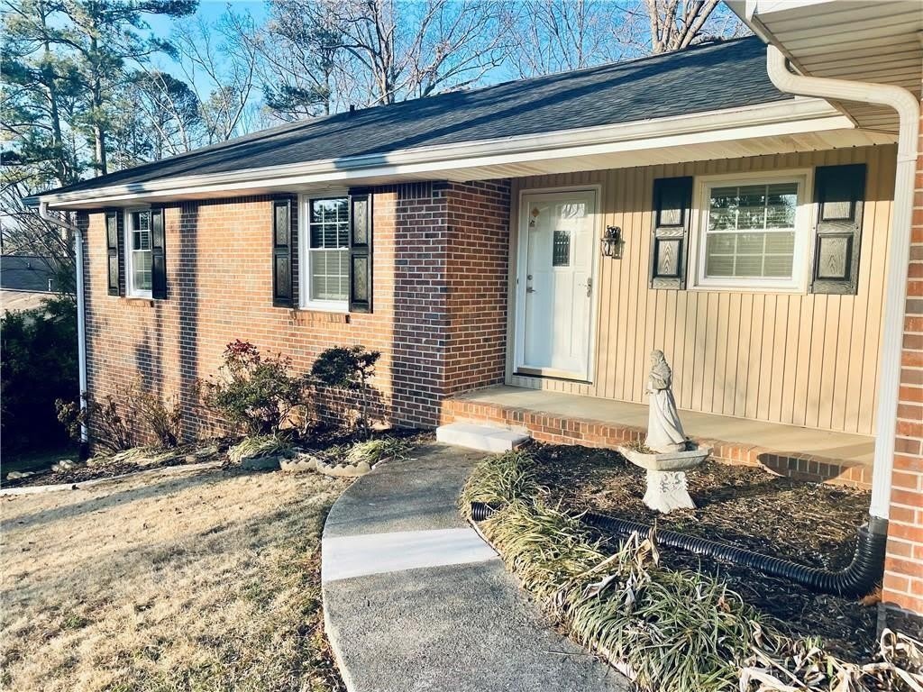 637 Rae Drive – photo 2