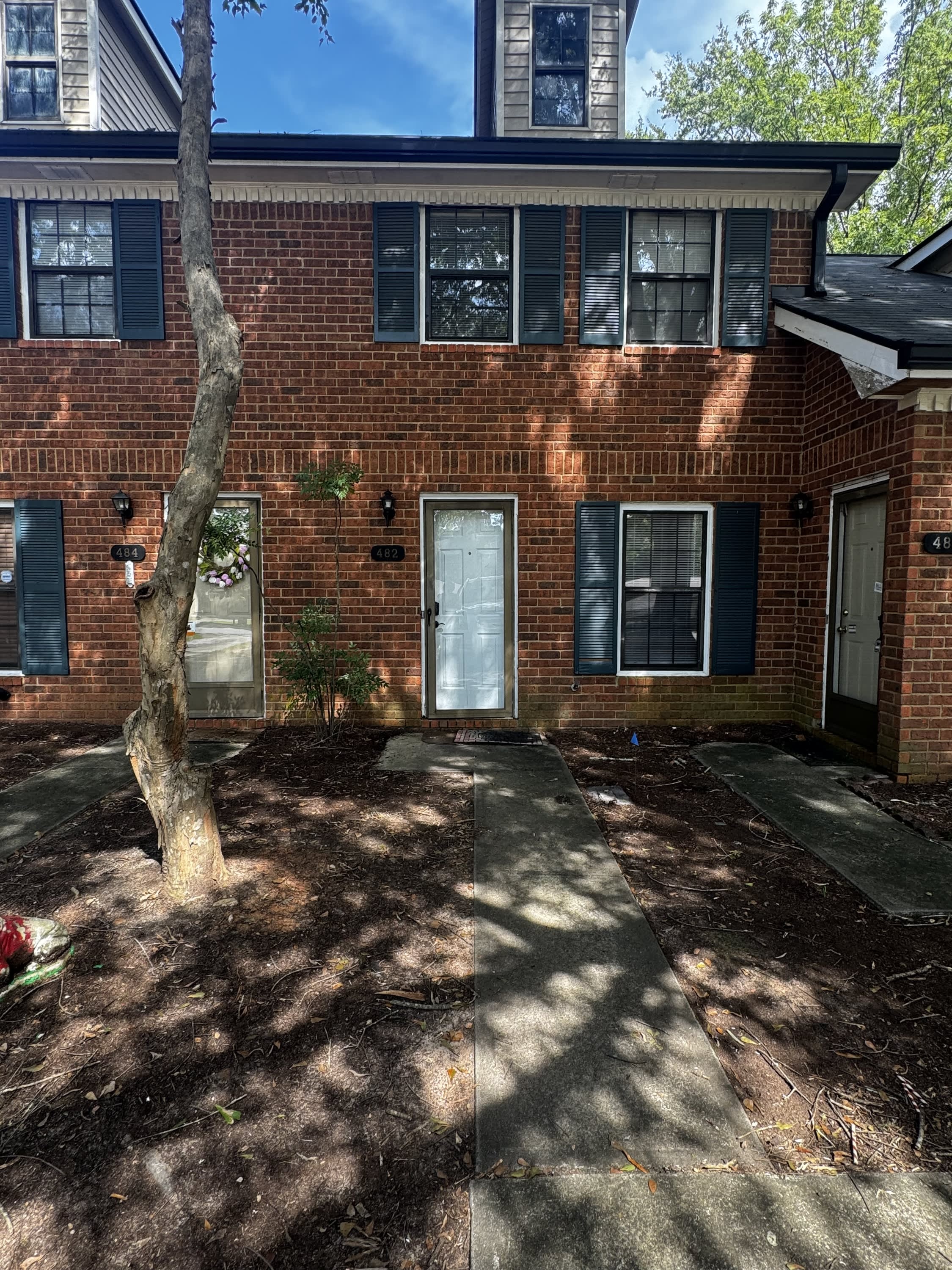 482 Huntington Rd. – photo 1