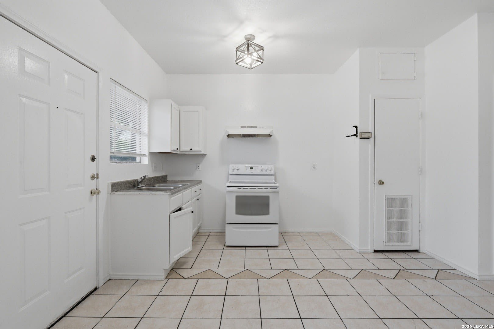 1706 W CRAIG PL – photo 3