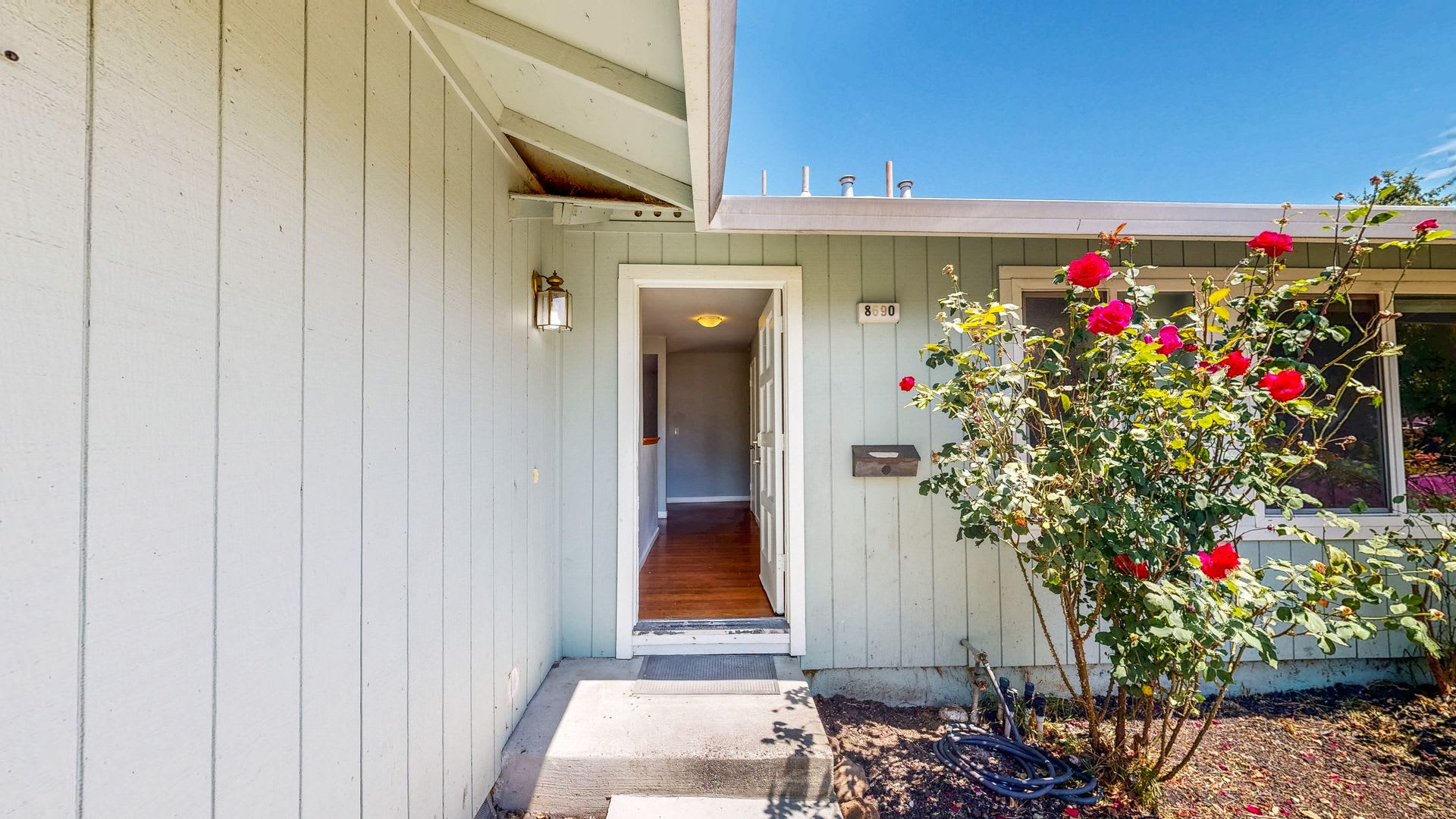 Charming 3 Bedroom and 2 Bathroom Single Family Home with Large Enclosed Backyard! – photo 1